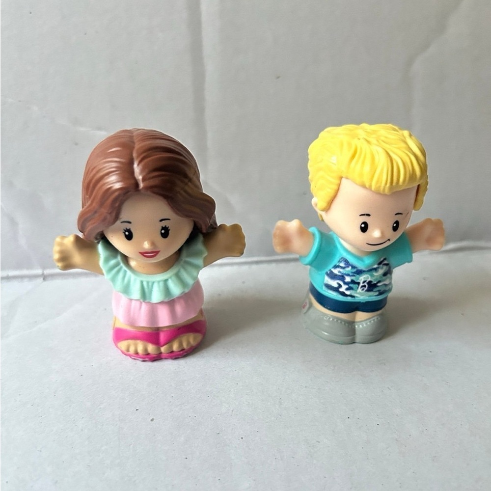 2 Fisher Price Little People Blonde Barbie Ken & Brunette Girl